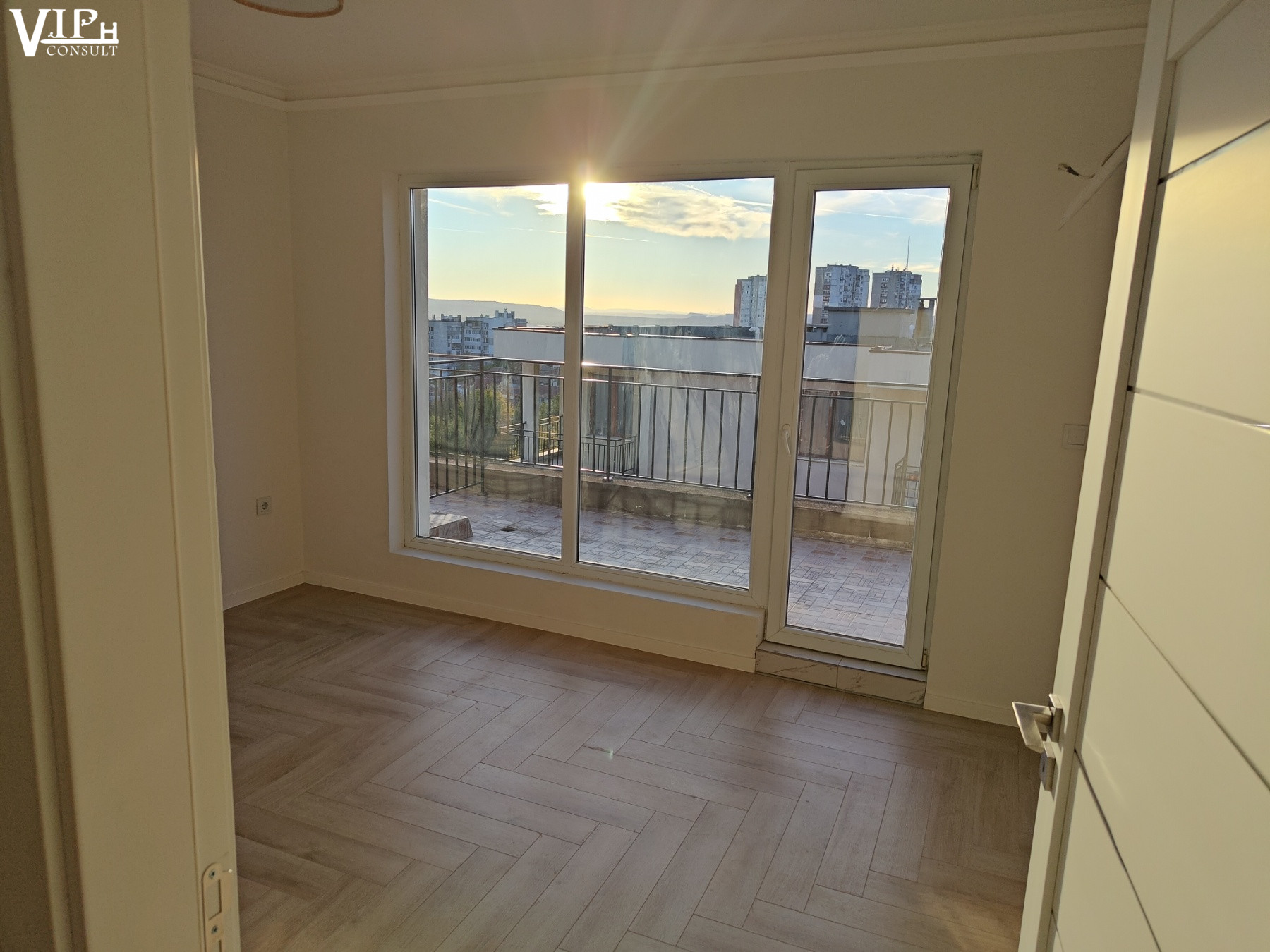 Основна снимка