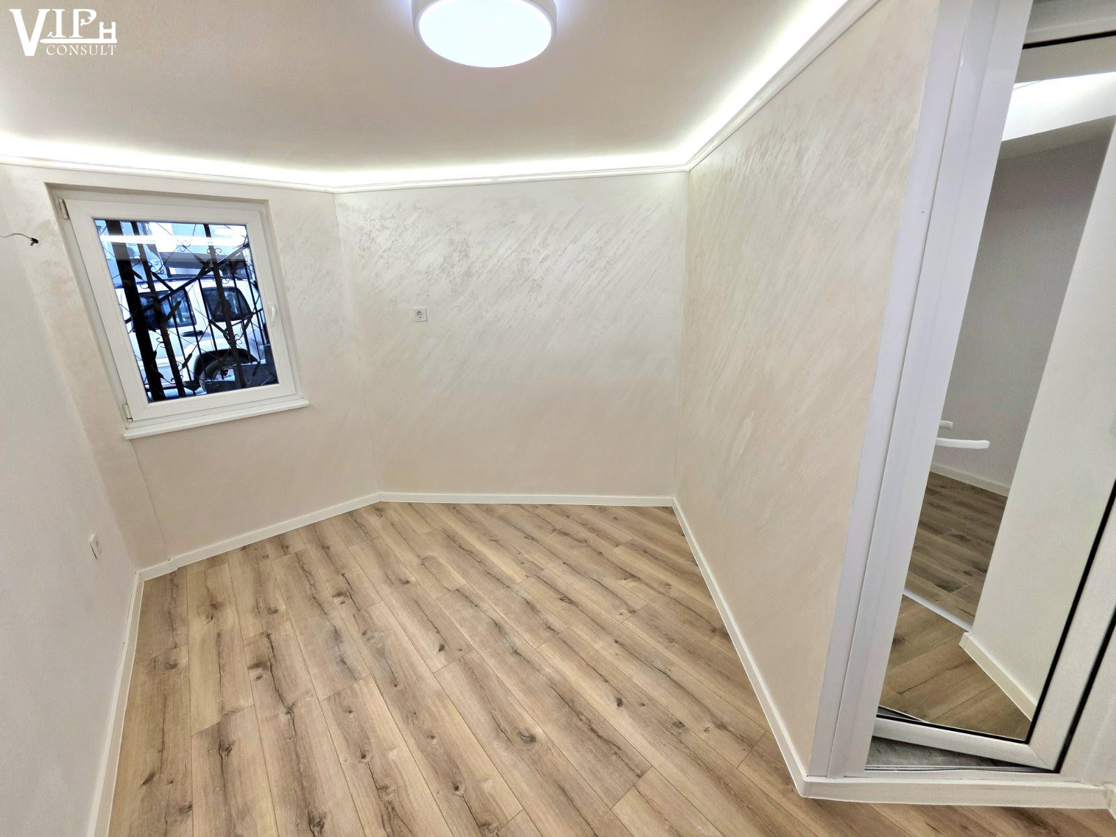 Основна снимка