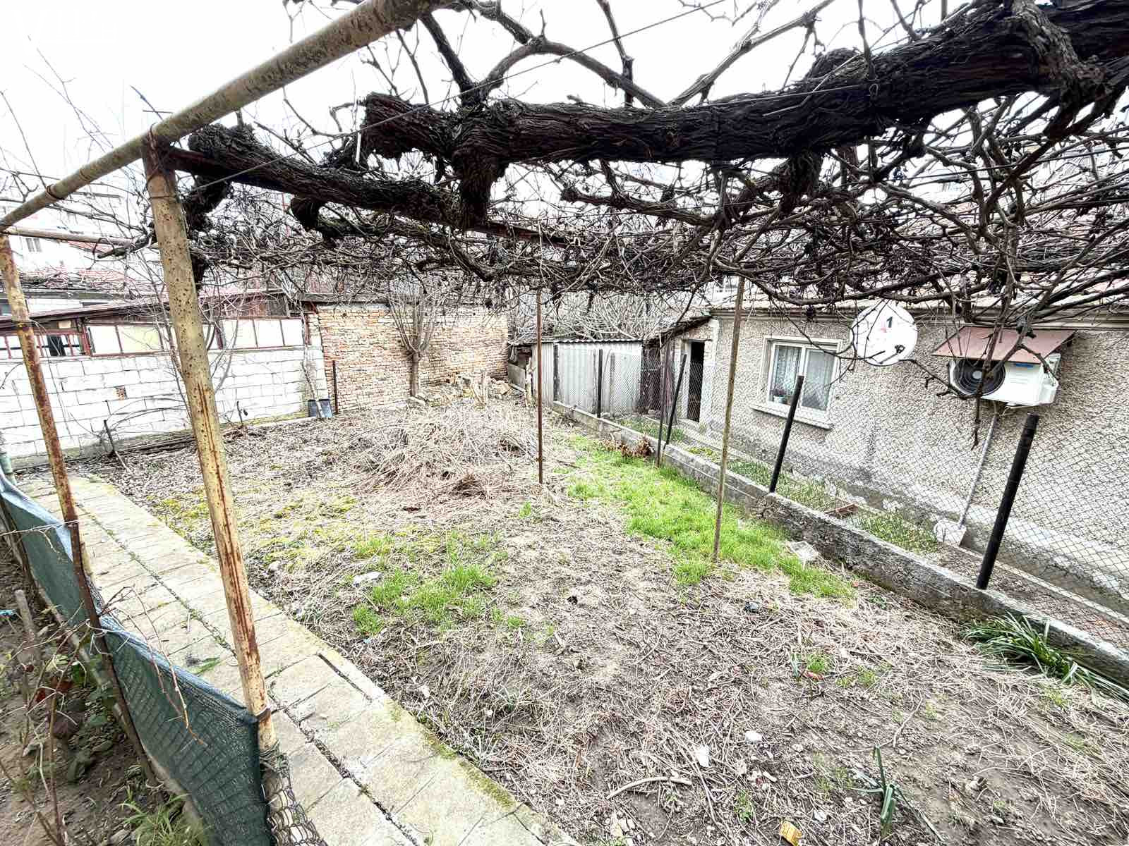 етаж от къща кв. Аспарухово