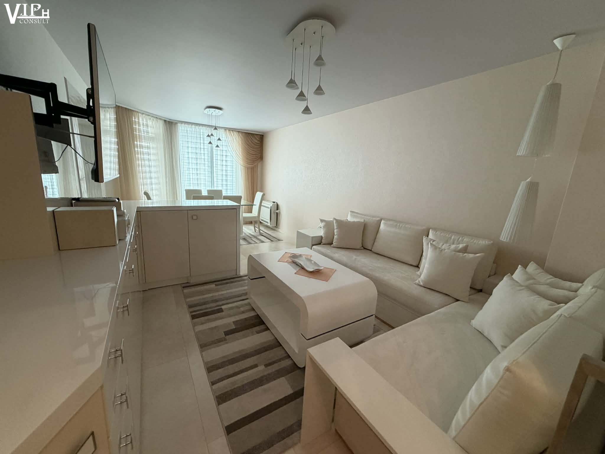 луксозен тристаен апартамент в района на Лятно кино Тракия, гр. Варна – до Мак Драйв